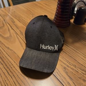 Men's Hurley black & whitr embroidered logo FlexFit hat in great condition